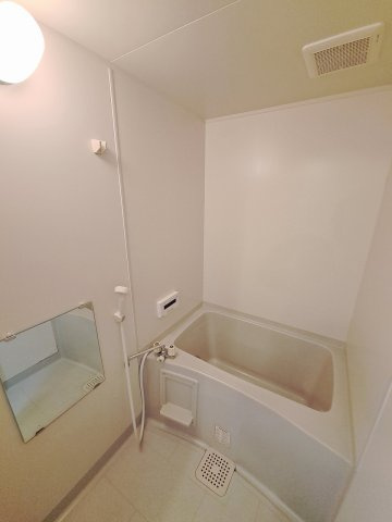 レジェンダリー四番町の浴室