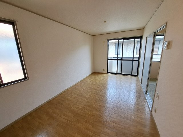 レジェンダリー四番町の居間・リビング