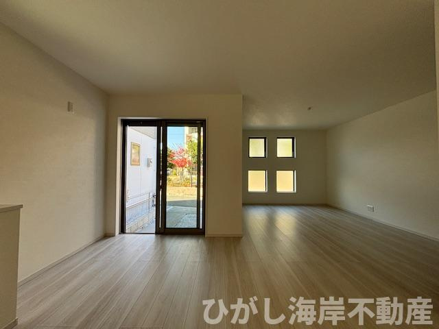 茅ヶ崎市南湖5丁目　新築戸建　全２棟の居間・リビング|19.2帖　LDK