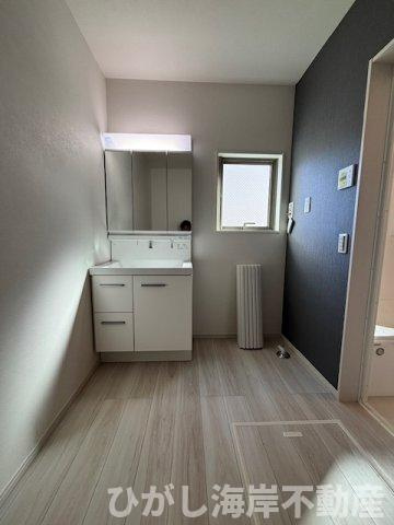 茅ヶ崎市南湖5丁目　新築戸建　全２棟の前面道路含む現地写真|10月24日撮影　建築中　現地外観