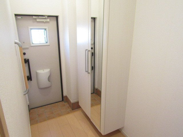 サンモールＢの玄関|ゆったりとした玄関です