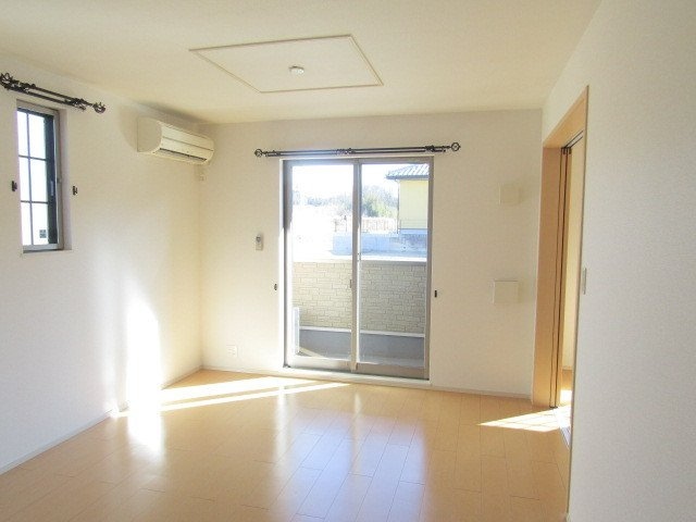 サンモールＢの居間・リビング|使いやすい居間です