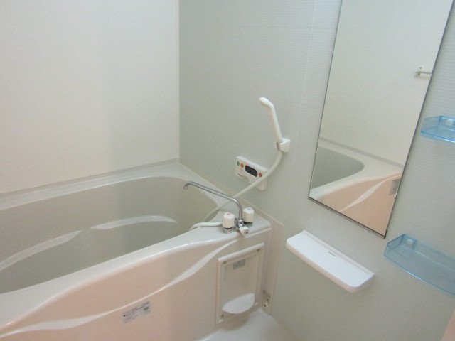 サンモールＢの浴室|日々の疲れを癒すお風呂付です