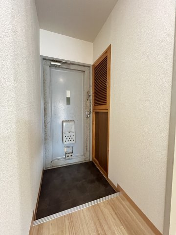 ハイツP＆Bの玄関