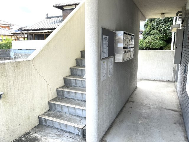 ハイツP＆Bのエントランス