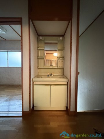 小田原市小八幡4丁目　中古戸建の独立洗面台