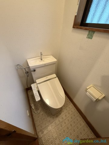 小田原市小八幡4丁目　中古戸建のトイレ
