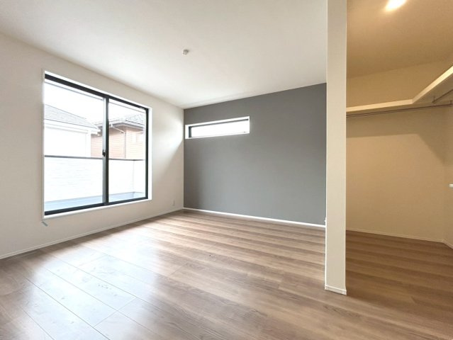 リーブルガーデン　扶桑町高雄薬師堂　全4区画分譲の寝室|すべての居室にはたっぷり収納できる大型のクローゼット、各室に２４時間換気システムを設置しています。
排気ファンから低風量で24時間強制排気し、家の中の空気をいつも新鮮に保ちます。
