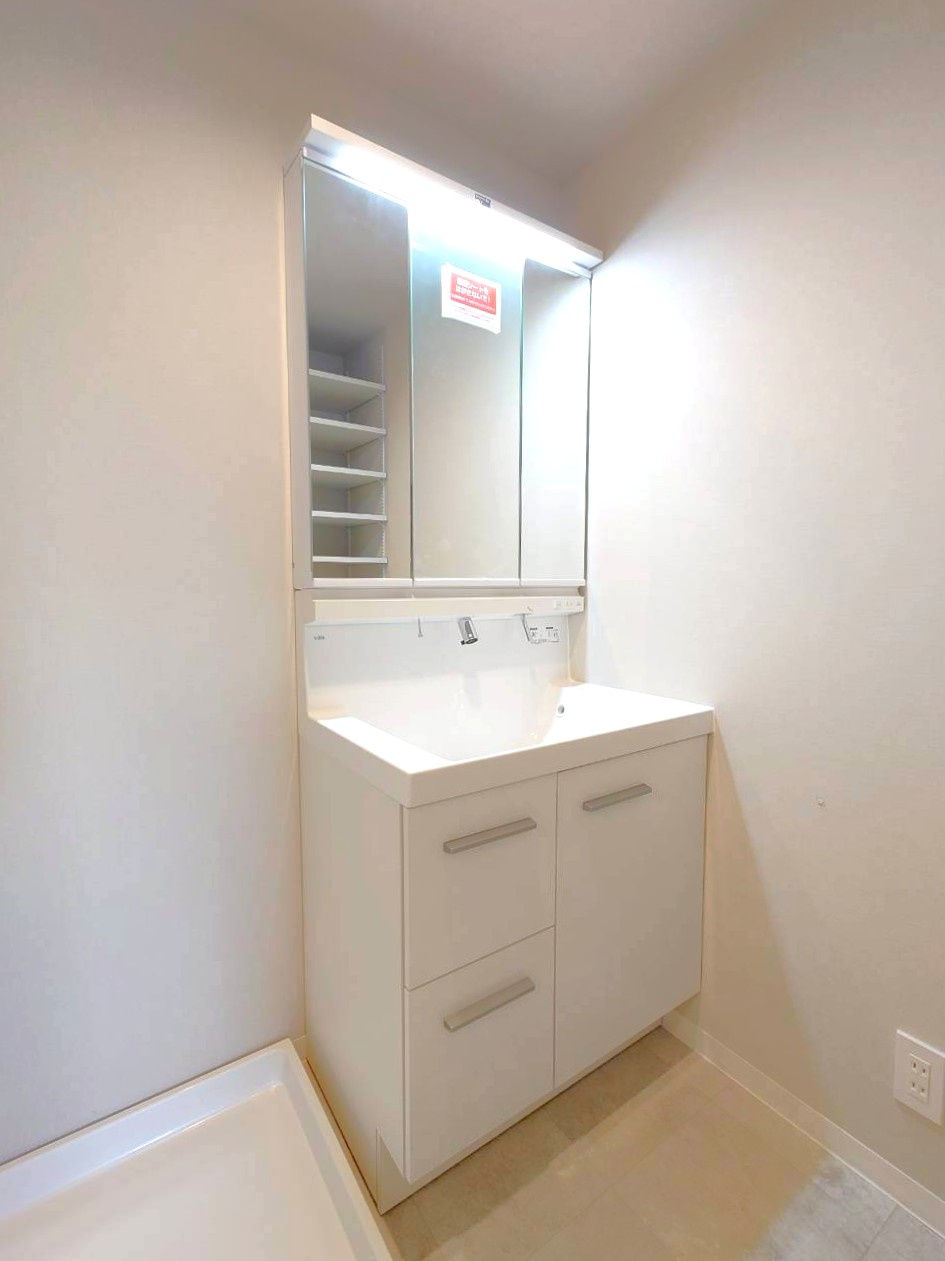 ◆２０２５年７月リフォーム完了◆最上階の４ＬＤＫ◆３沿線３駅利用可能◆朝日プラザ桃山東の洗面所|洗面化粧台
