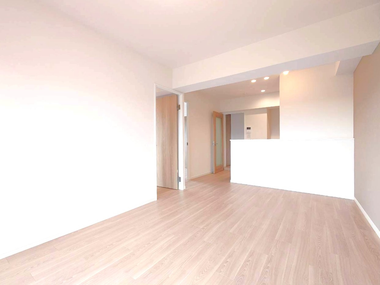 ◆２０２５年７月リフォーム完了◆最上階の４ＬＤＫ◆３沿線３駅利用可能◆朝日プラザ桃山東の居間・リビング|リビング