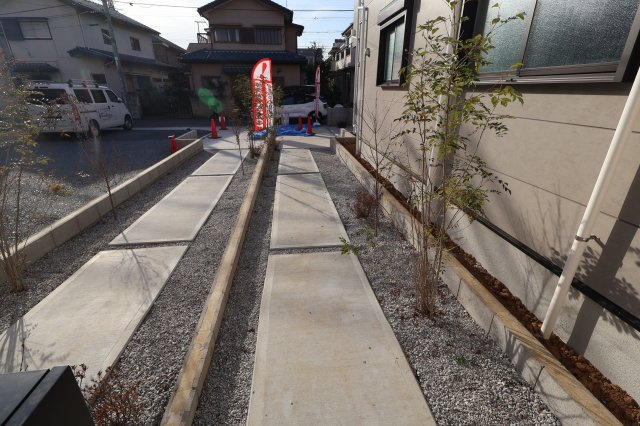 《仲介手数料無料》練馬区石神井台８丁目20-27新築一戸建てケイアイグレースの駐車場