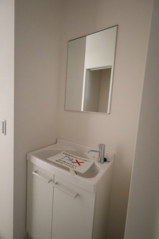 《仲介手数料無料》練馬区石神井台８丁目20-27新築一戸建てケイアイグレースの独立洗面台