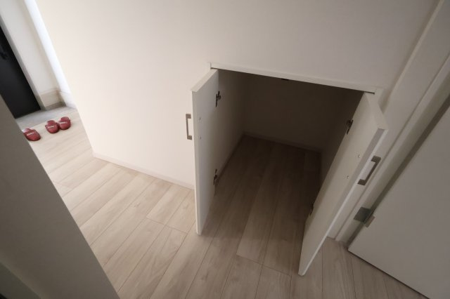 《仲介手数料無料》練馬区石神井台８丁目20-27新築一戸建てケイアイグレースの収納