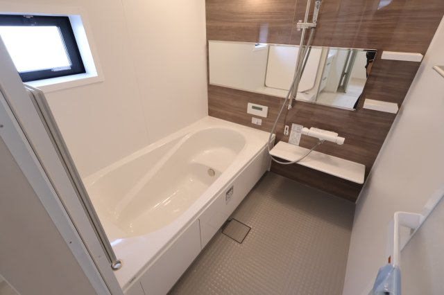 《仲介手数料無料》練馬区石神井台８丁目20-27新築一戸建てケイアイグレースの浴室