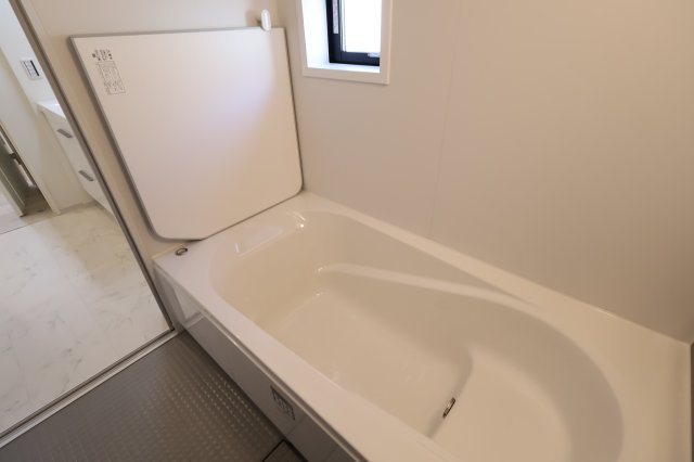 《仲介手数料無料》練馬区石神井台８丁目20-27新築一戸建てケイアイグレースの浴室