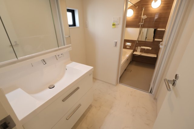 《仲介手数料無料》練馬区石神井台８丁目20-27新築一戸建てケイアイグレースのランドリースペース