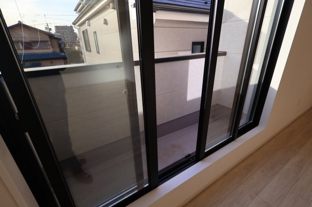 《仲介手数料無料》練馬区石神井台８丁目20-27新築一戸建てケイアイグレースのバルコニー