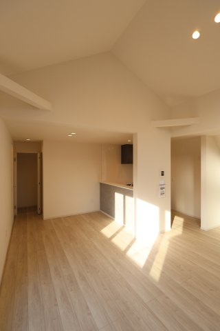 《仲介手数料無料》練馬区石神井台８丁目20-27新築一戸建てケイアイグレースの居間・リビング