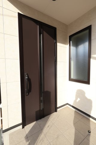 《仲介手数料無料》練馬区石神井台８丁目20-27新築一戸建てケイアイグレースの玄関