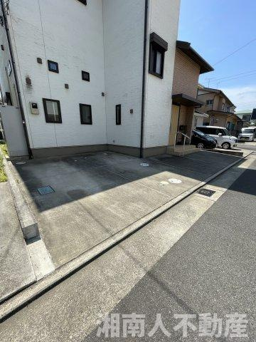 小田原市酒匂5丁目　戸建の駐車場|駐車スペースもあります