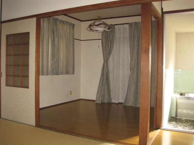 山根アパートの内装