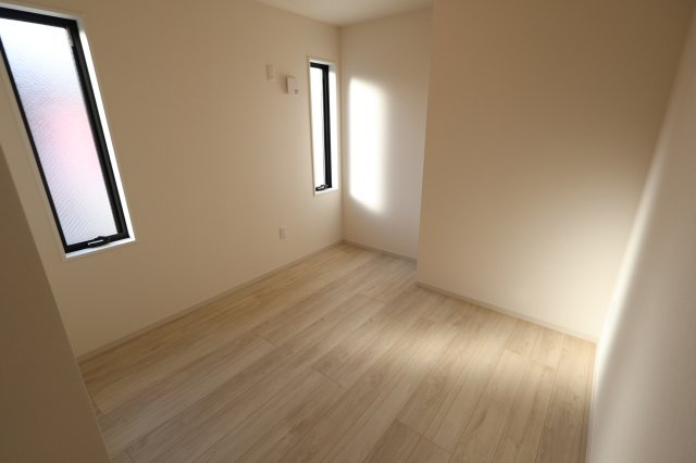 《仲介手数料無料》練馬区石神井台８丁目20-27新築一戸建てケイアイグレースの洋室