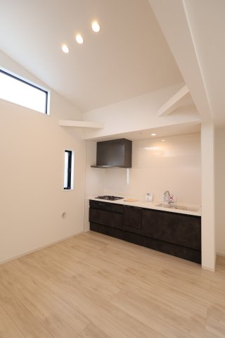 《仲介手数料無料》練馬区石神井台８丁目20-27新築一戸建てケイアイグレースの居間・リビング