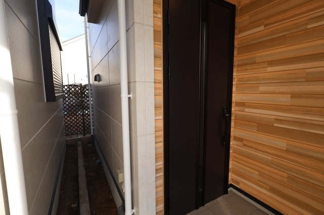 《仲介手数料無料》練馬区石神井台８丁目20-27新築一戸建てケイアイグレースの玄関