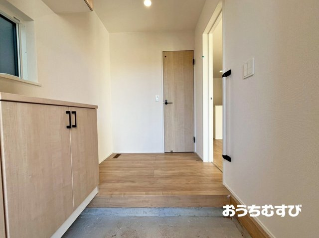 春日井市上田楽町第1期(全4棟)の玄関