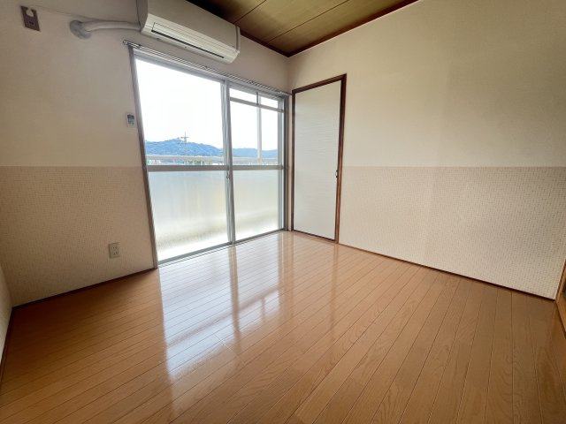 ニュー井上ハイツIの居間・リビング