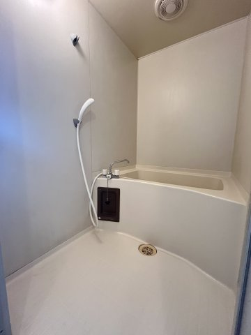 ニュー井上ハイツIの浴室