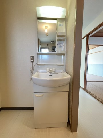 ニュー井上ハイツIの洗面所