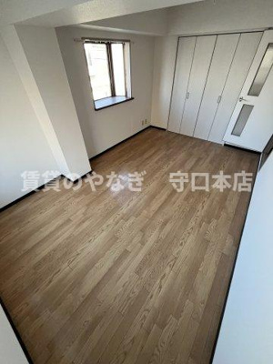 【洋室】 | リビエール日向