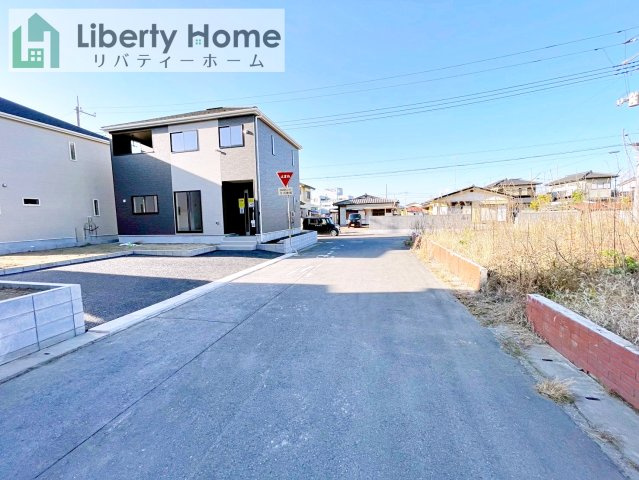 ひたちなか市相金町第1　新築戸建　2号棟の前面道路含む現地写真