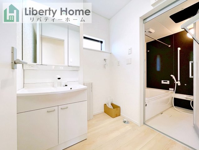 ひたちなか市相金町第1　新築戸建　4号棟の独立洗面台