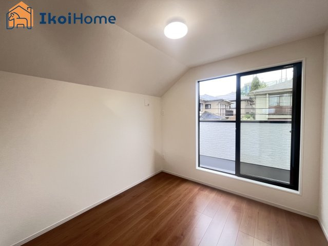 神戸市西区伊川谷町潤和　2号棟　新築戸建の子供部屋|【ホームページに現地動画掲載中】●年中無休：当日予約可●オプションでフローリング強化のコーティングも