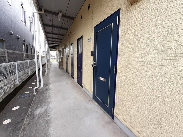 フラッツネオシティーのエントランス