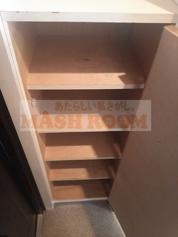 コーポラスKの玄関