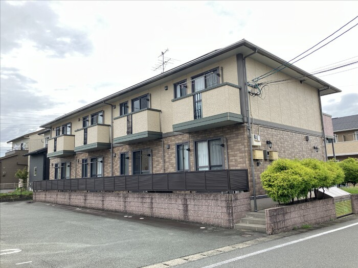 菊池郡菊陽町大字原水のアパートの外観