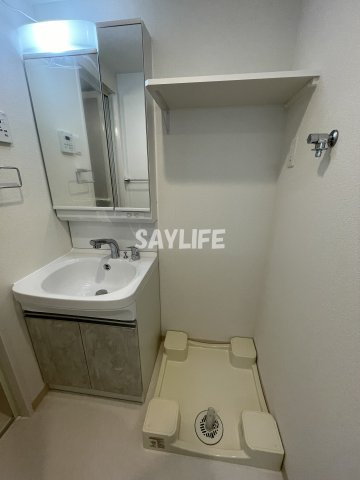 フォーリアライズ大阪ミッテの洗面所