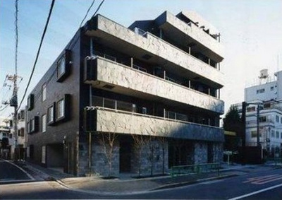 【外観】 | ブライズ中野坂上 | 鉄筋コンクリート造のがっちりとした建物。