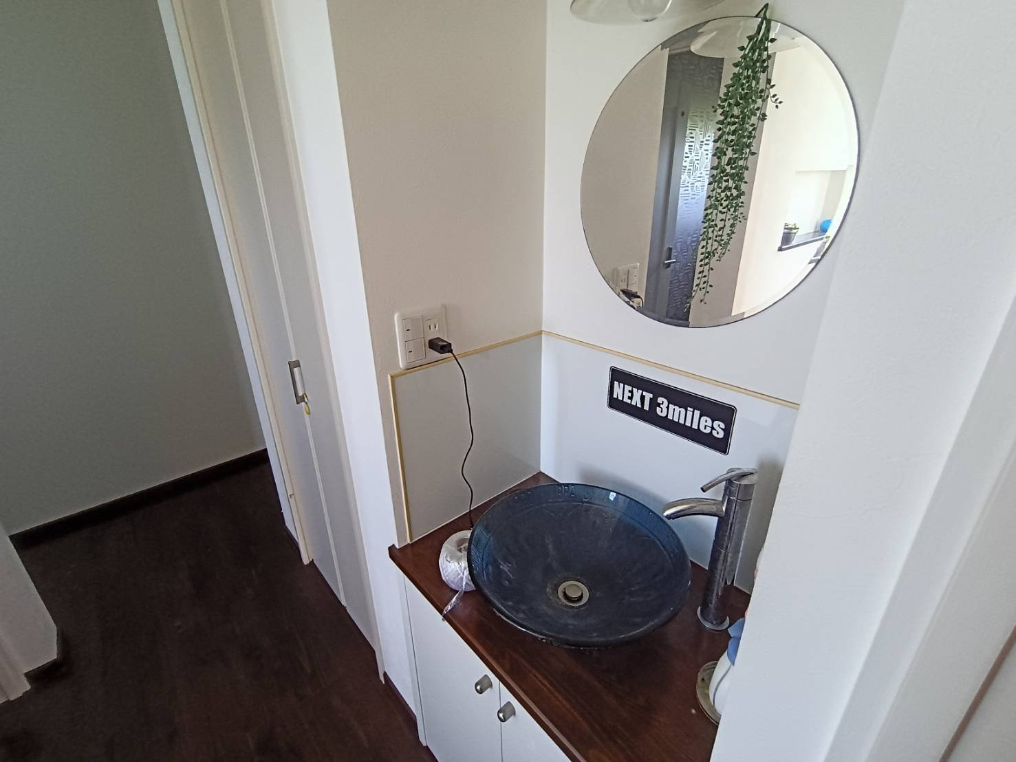 西条市周布892-5　中古住宅の洗面所