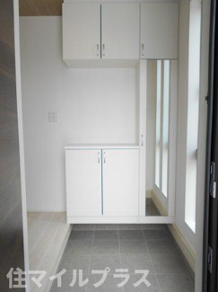 【玄関】 | 郡山市富田町大徳南新築一戸建て4棟 | 明るい玄関です