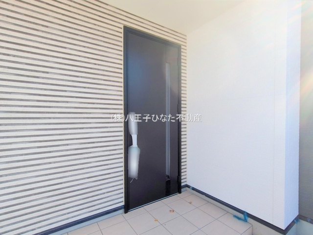 『八王子市新築戸建て』八王子市めじろ台3-7-1【仲介手数料無料】の玄関|～仲介手数料無料☆八王子ひなた不動産～　八王子市めじろ台　新築戸建て