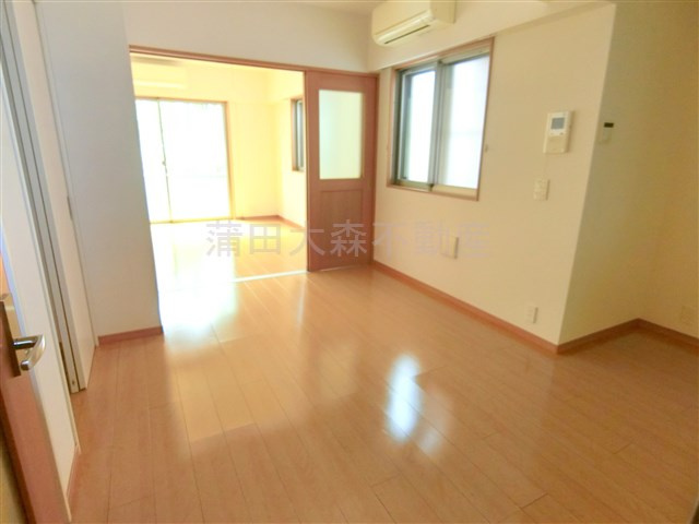 ハウスパティオの居間・リビング