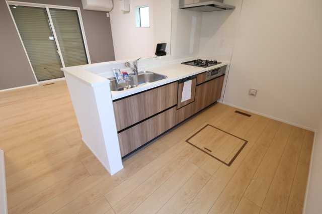 《仲介手数料無料》練馬区大泉町４丁目45-15(全1戸)新築一戸建てリナージュのキッチン|撮影日 2025年11月29日 12:15 晴れ