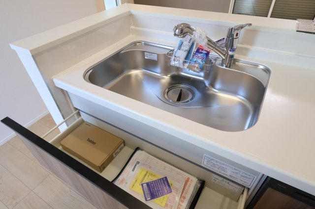 《仲介手数料無料》練馬区大泉町４丁目45-15(全1戸)新築一戸建てリナージュのキッチン|撮影日 2025年11月29日 12:15 晴れ