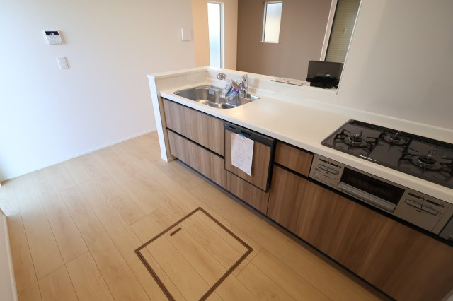 《仲介手数料無料》練馬区大泉町４丁目45-15(全1戸)新築一戸建てリナージュのキッチン|撮影日 2025年11月29日 12:15 晴れ
