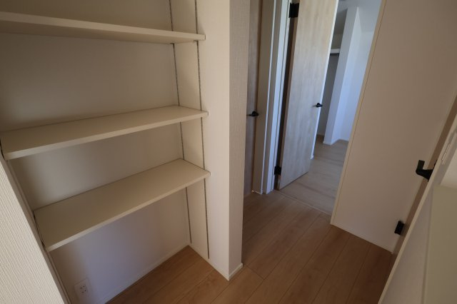 《仲介手数料無料》練馬区大泉町４丁目45-15(全1戸)新築一戸建てリナージュの収納|撮影日 2025年11月29日 12:15 晴れ