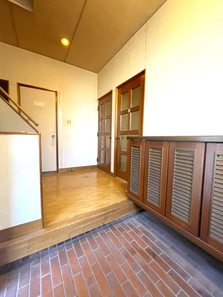 木太町　戸建の玄関